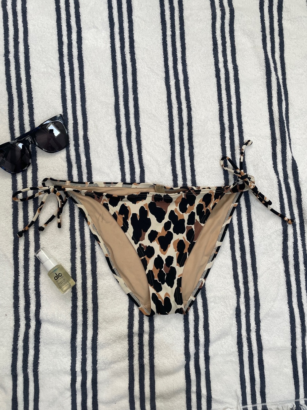 Victoria’s Secret I M (bottoms)